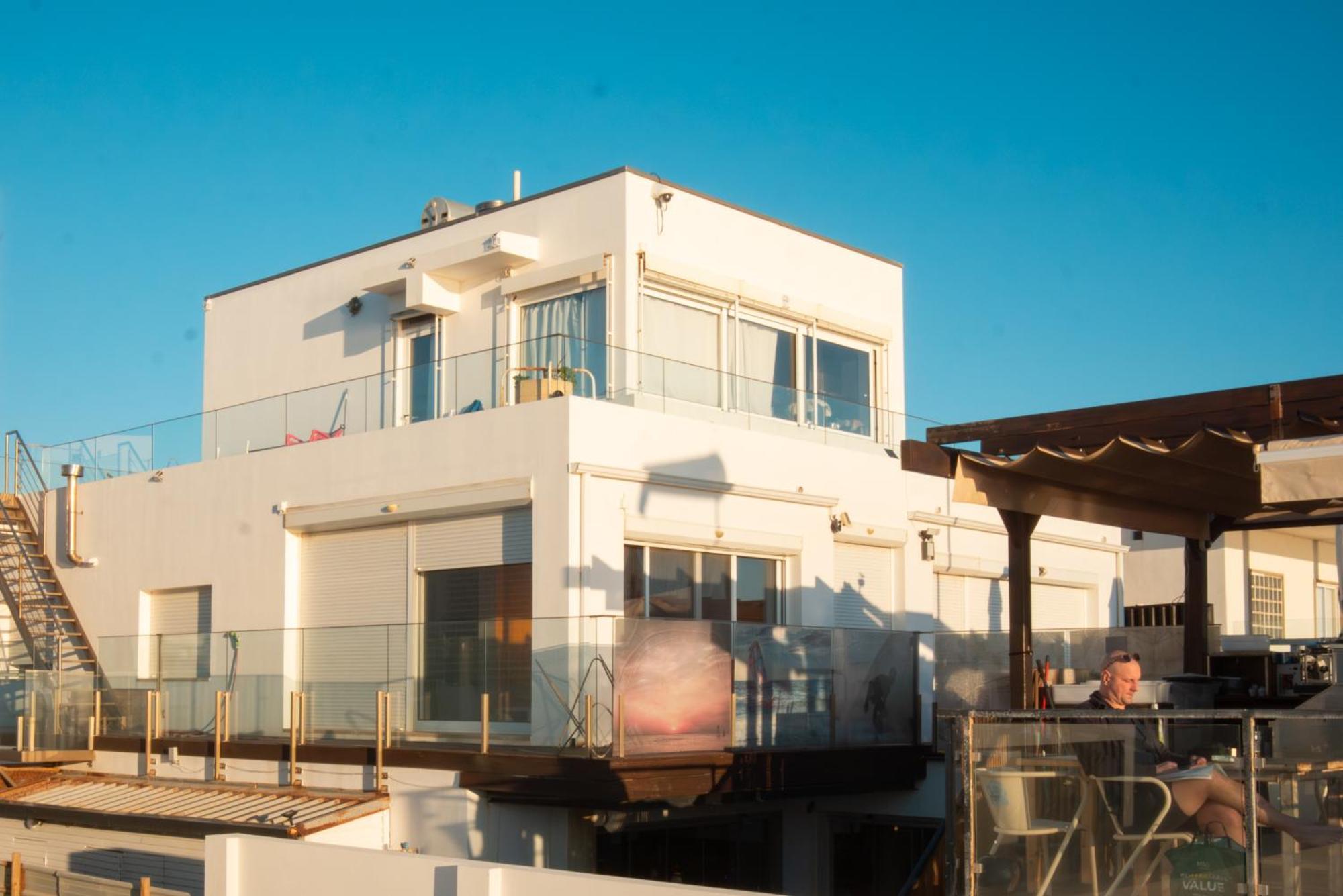 Wax Suite Life Is A Beach FAO Exterior photo